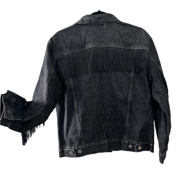 NWT Levi's Ex-Boyfriend Trucker in Black Tulip Fringe Back Denim Jean - Picture 1 of 4
